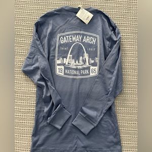 Gateway Arch long sleeve tee NWT Small but oversized